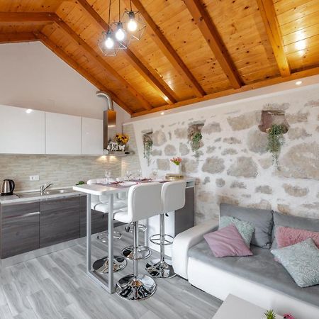 Little Stone House Apartman Buici  Kültér fotó