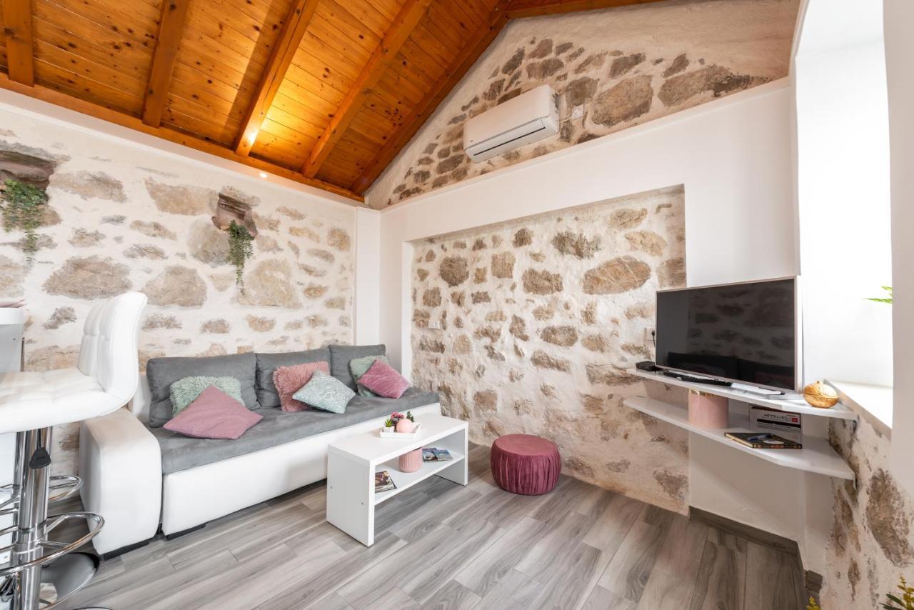 Little Stone House Apartman Buici  Kültér fotó