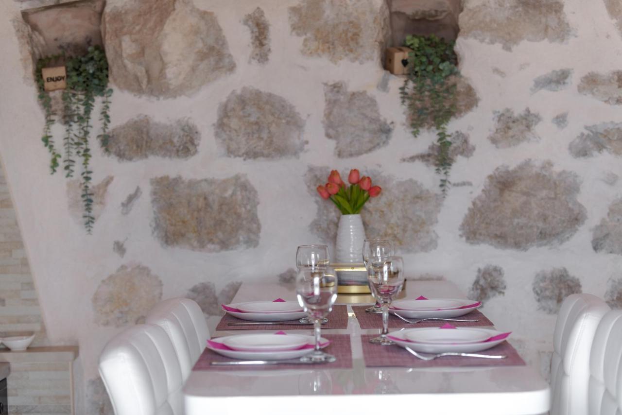 Little Stone House Apartman Buici  Kültér fotó